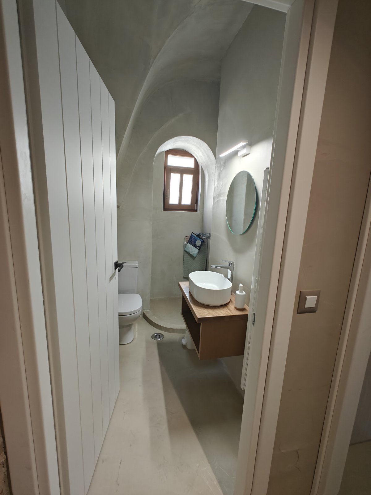 Bathroom (placeholder)